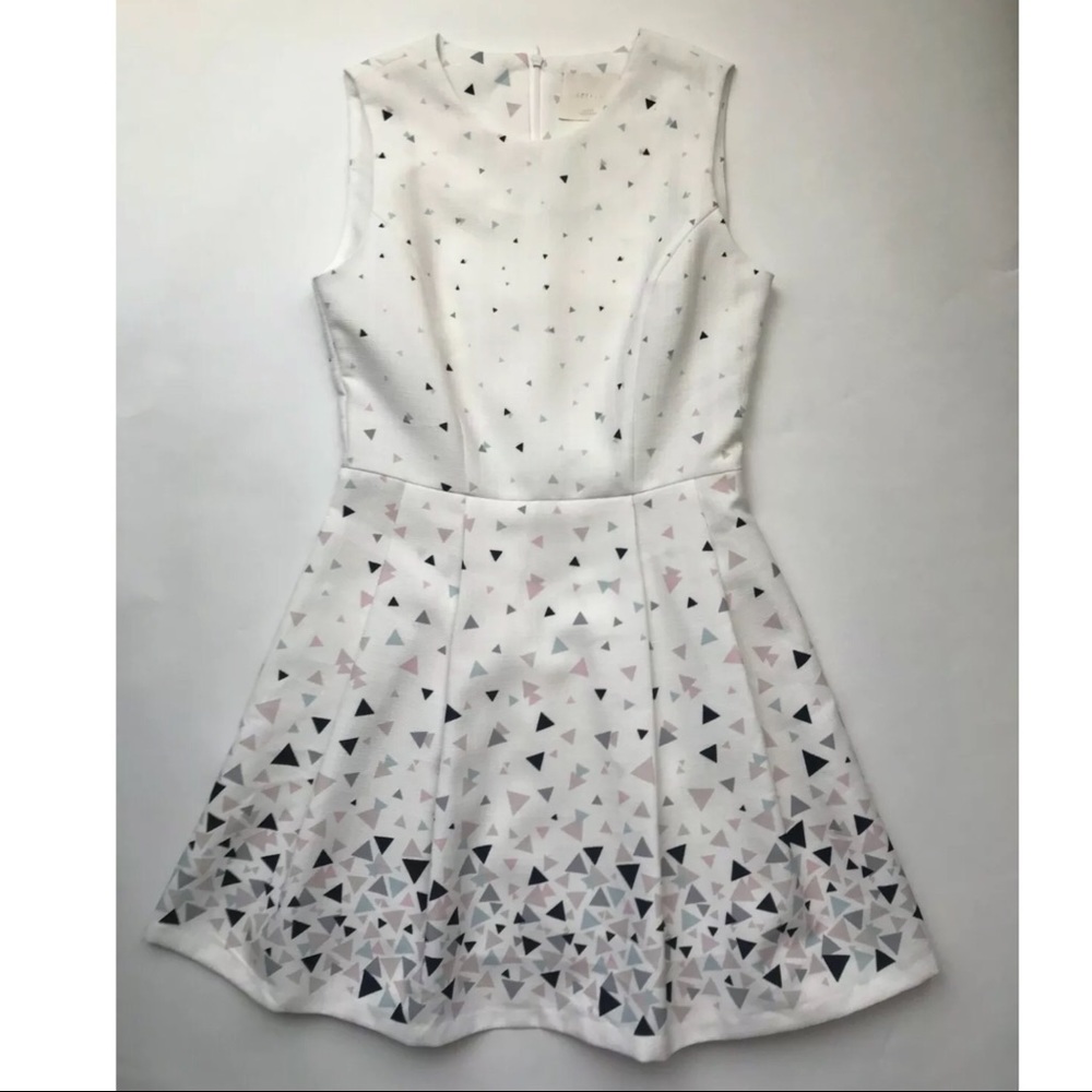 Refil XS-S Size White Beige Sleeveless Pleat Dress